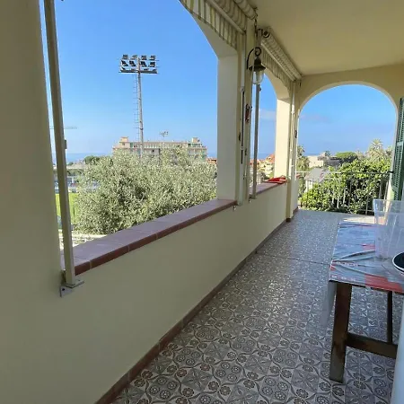 Wh - Sun - 5 Minuti Dalle Spiagge 6 Posti Letto - Doppio Parcheggio شقة
